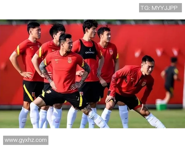 中国足球连败四场遭遇低谷 球星表现堪忧 引发球迷广泛讨论