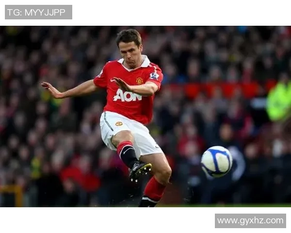 冬季热销足球球星棉衣保暖舒适兼具时尚潮流魅力 冬季热销足球球星棉衣保暖舒适兼具时尚潮流魅力